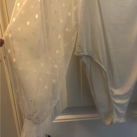 Sheer Belled Sleeved White Bodysuit - Sz M - Picture 5 of 9